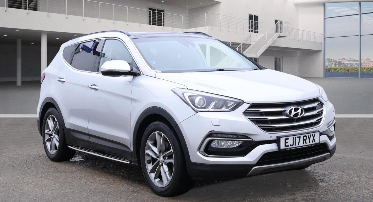 Used Hyundai Santa Fe 2017 for sale - 76608242: Photo 1