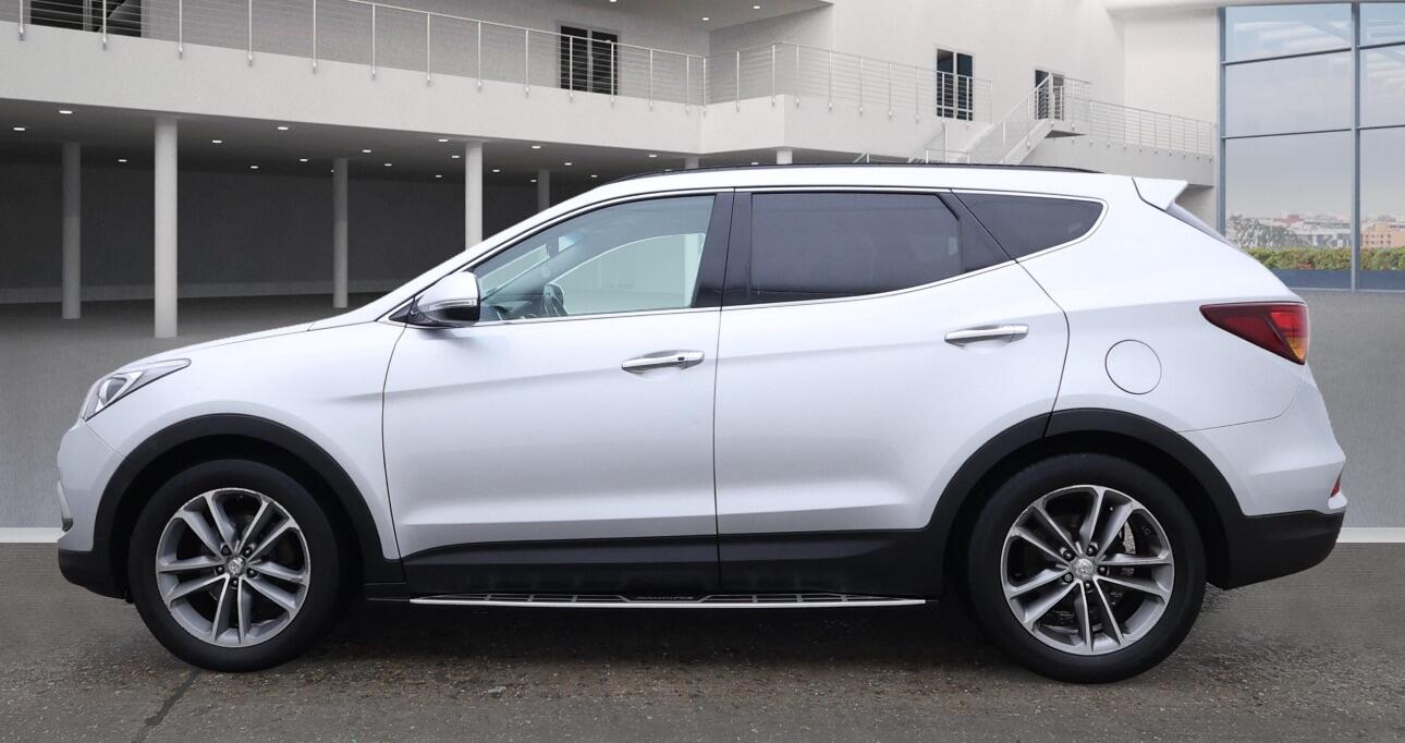 Used Hyundai Santa Fe 2017 for sale - 76608242: Photo 4