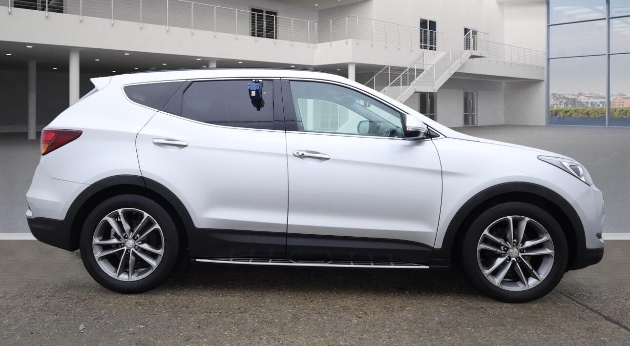 Used Hyundai Santa Fe 2017 for sale - 76608242: Photo 5