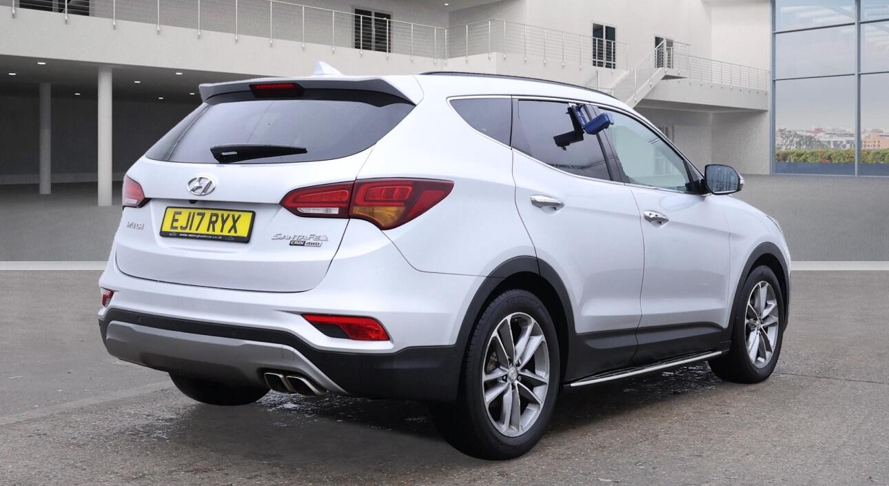 Used Hyundai Santa Fe 2017 for sale - 76608242: Photo 6