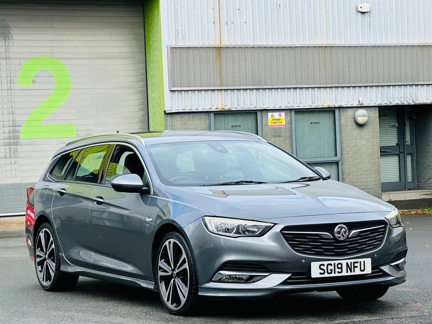 Used Vauxhall Insignia 2019 for sale - 76425550: Photo 1