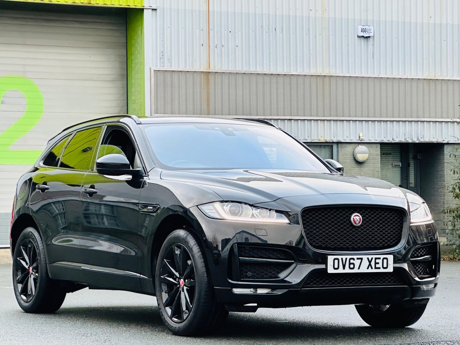 Used Jaguar F-Pace 2017 for sale - 77658950: Photo 2