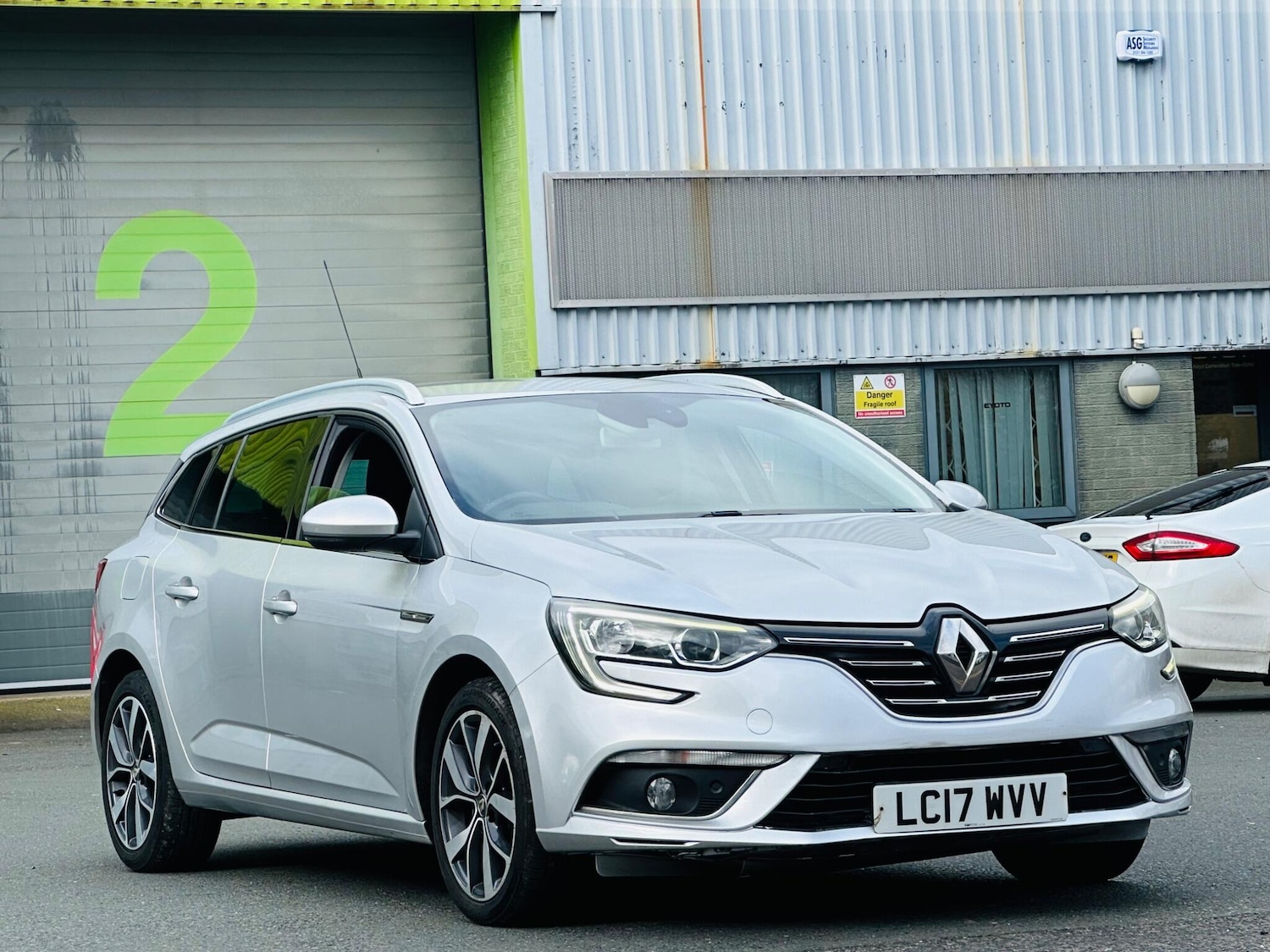 Used Renault Megane for sale - 77646535: Photo 2