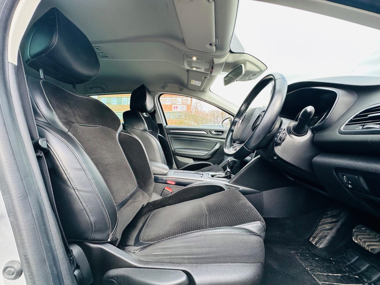 Used Renault Megane for sale - 77646535: Photo 25