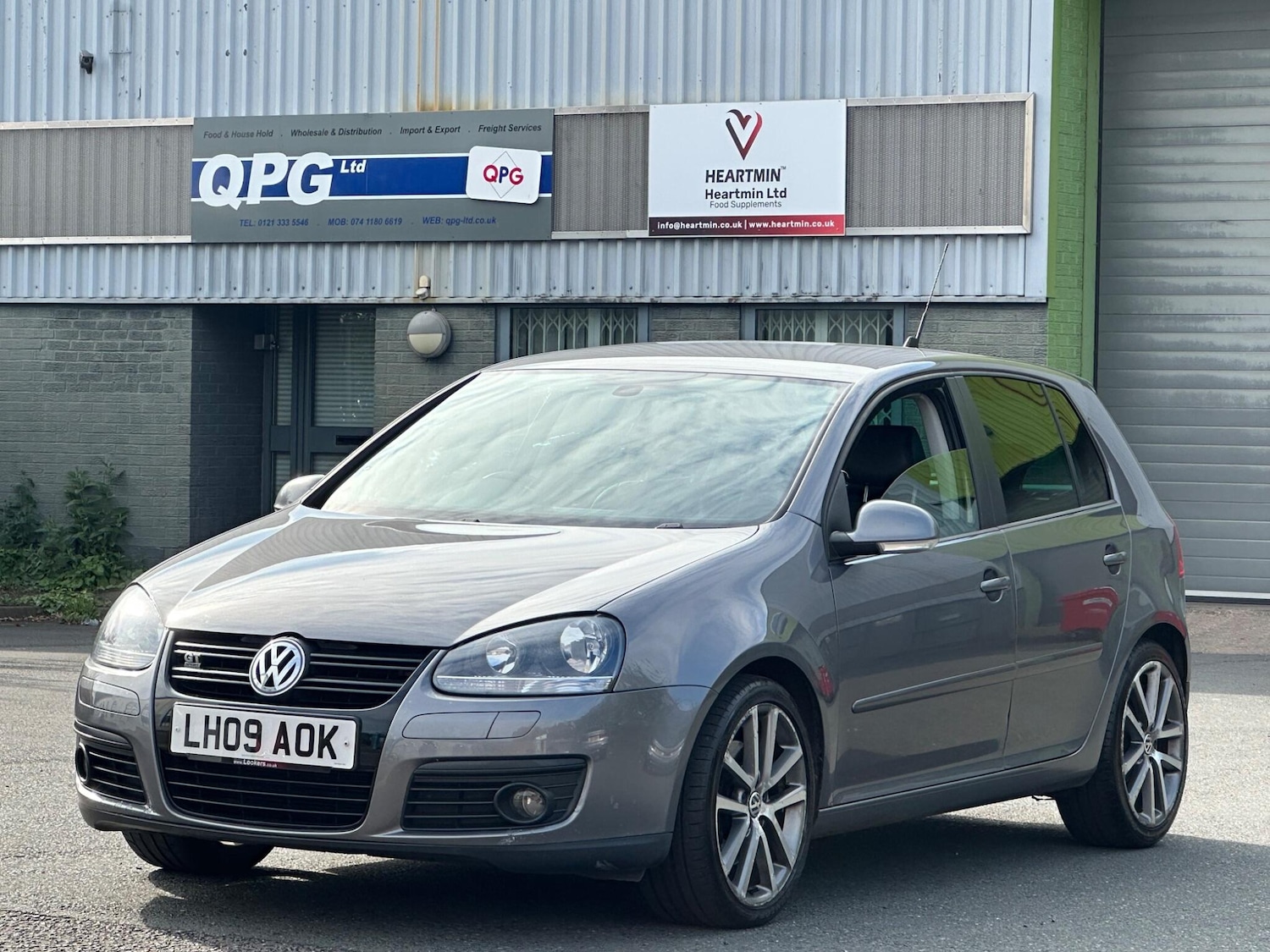 Used Volkswagen Golf 2009 for sale - 77143648: Photo 4