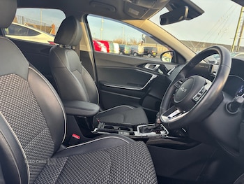 Used Kia XCeed 2023 for sale - 76825379: Photo