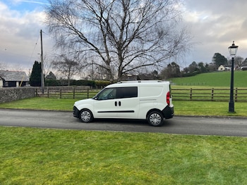 Used Vauxhall Combo 2018 for sale - 77661881: Photo