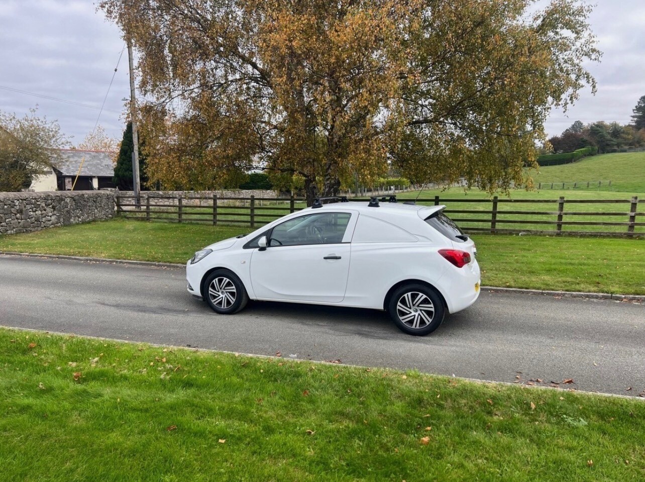 Used Vauxhall Corsa 2018 for sale - 76831869: Photo 2