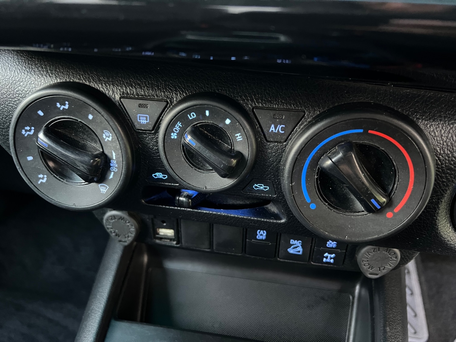 Used Toyota Hilux 2023 for sale - 76397202: Photo 15