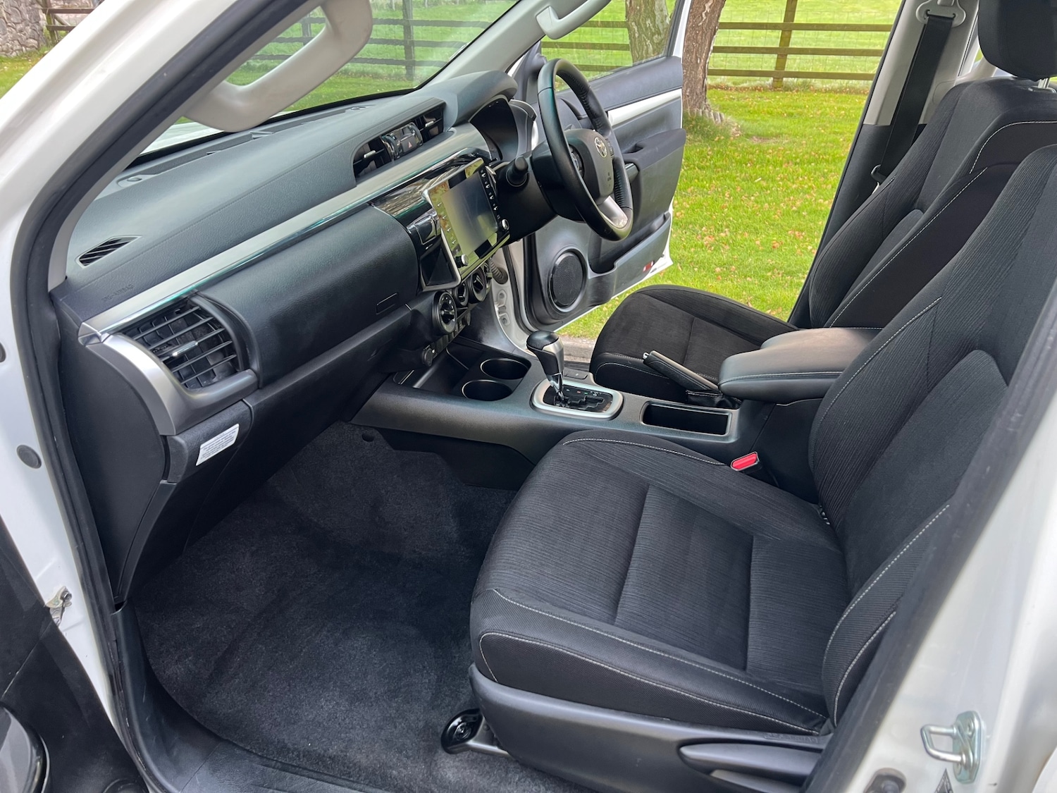 Used Toyota Hilux 2023 for sale - 76397202: Photo 8