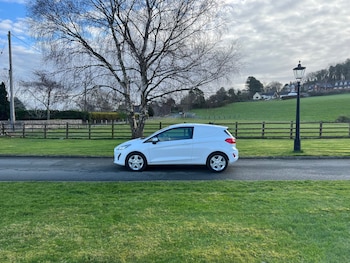 Used Ford Fiesta 2020 for sale - 77900816: Photo