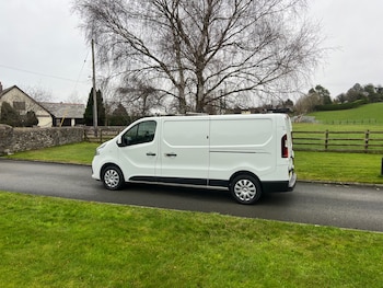 Used Nissan NV300 2021 for sale - 76987132: Photo