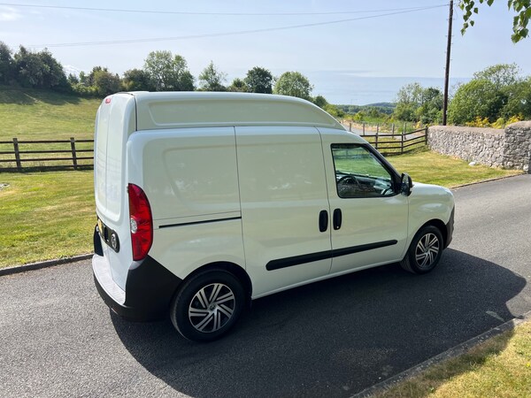 Used Vauxhall Combo 2018 for sale - 74749184: Photo 4