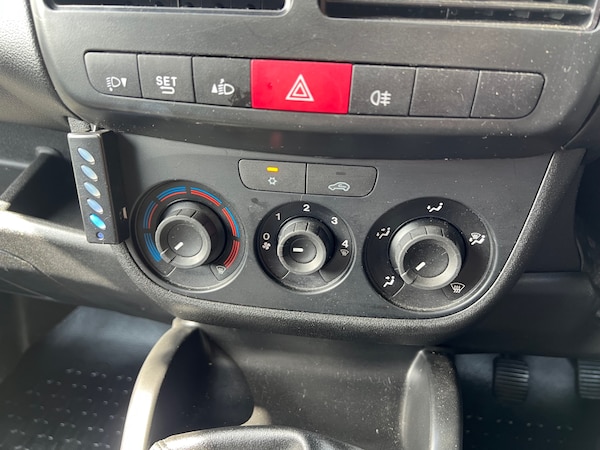 Used Vauxhall Combo 2018 for sale - 74749184: Photo 9