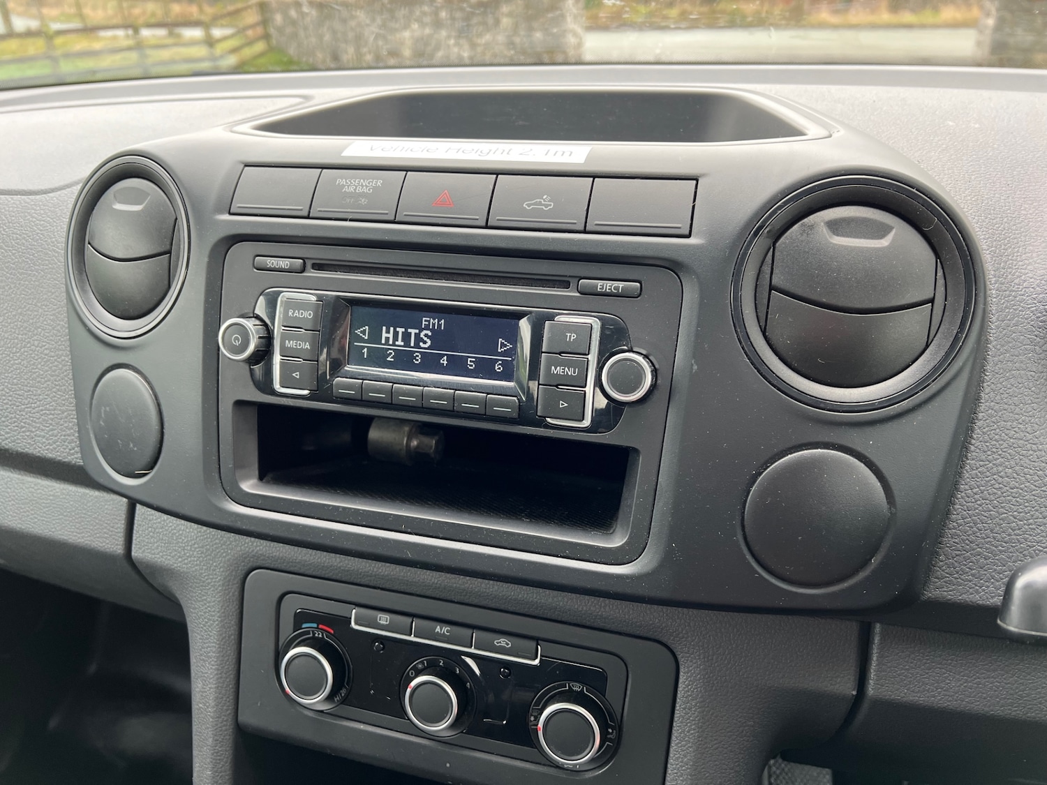 Used Volkswagen Amarok 2015 for sale - 77782017: Photo 9