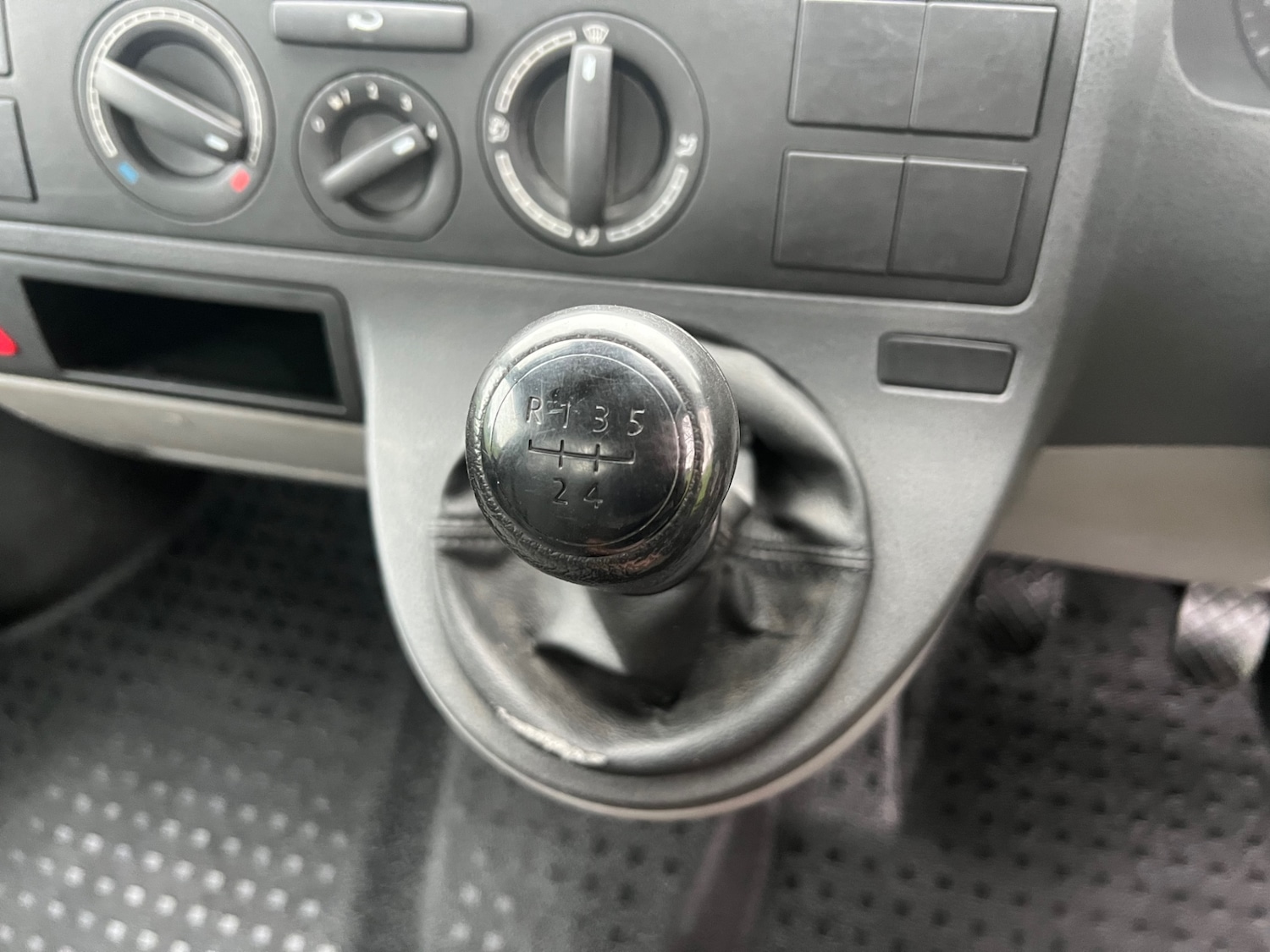 Used Volkswagen Transporter 2007 for sale - 76987142: Photo 8