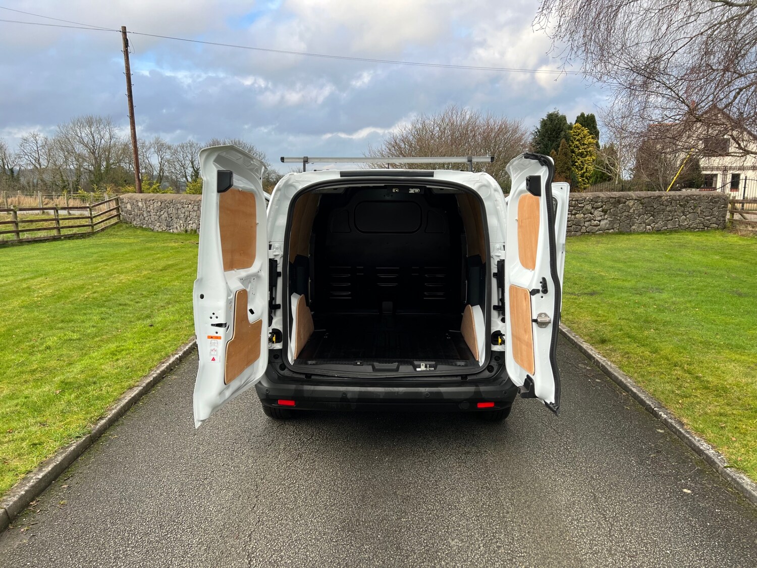 Used Ford Transit Courier 2024 for sale - 77500696: Photo 15