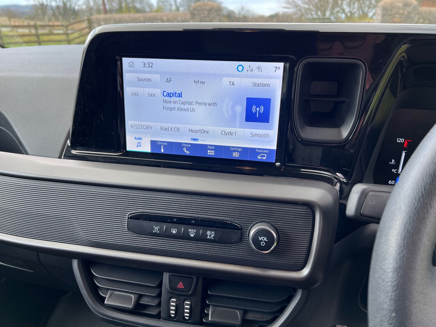 Used Ford Transit Courier 2024 for sale - 77500696: Photo 9