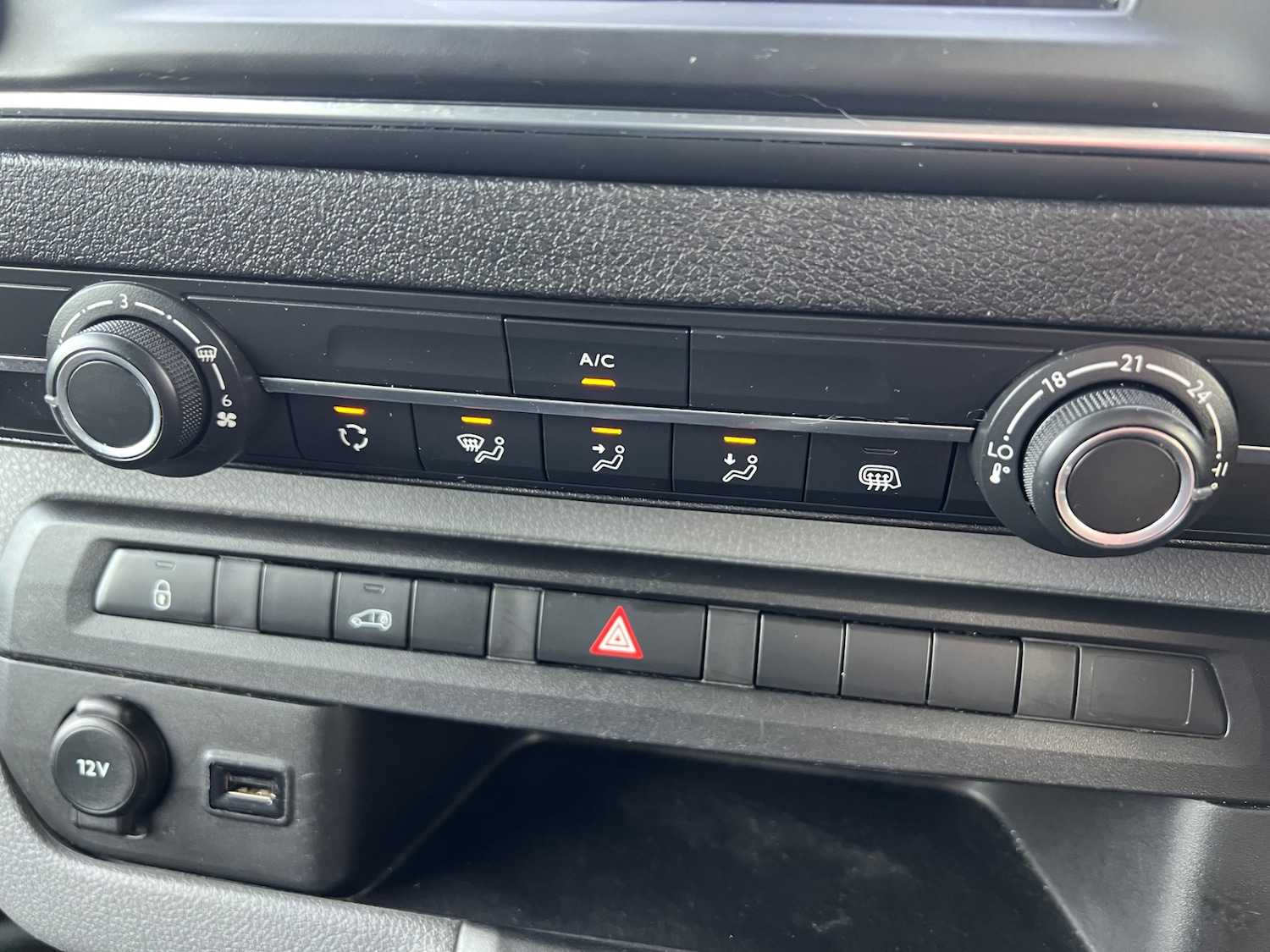 Used Vauxhall Vivaro 2021 for sale - 77629115: Photo 12