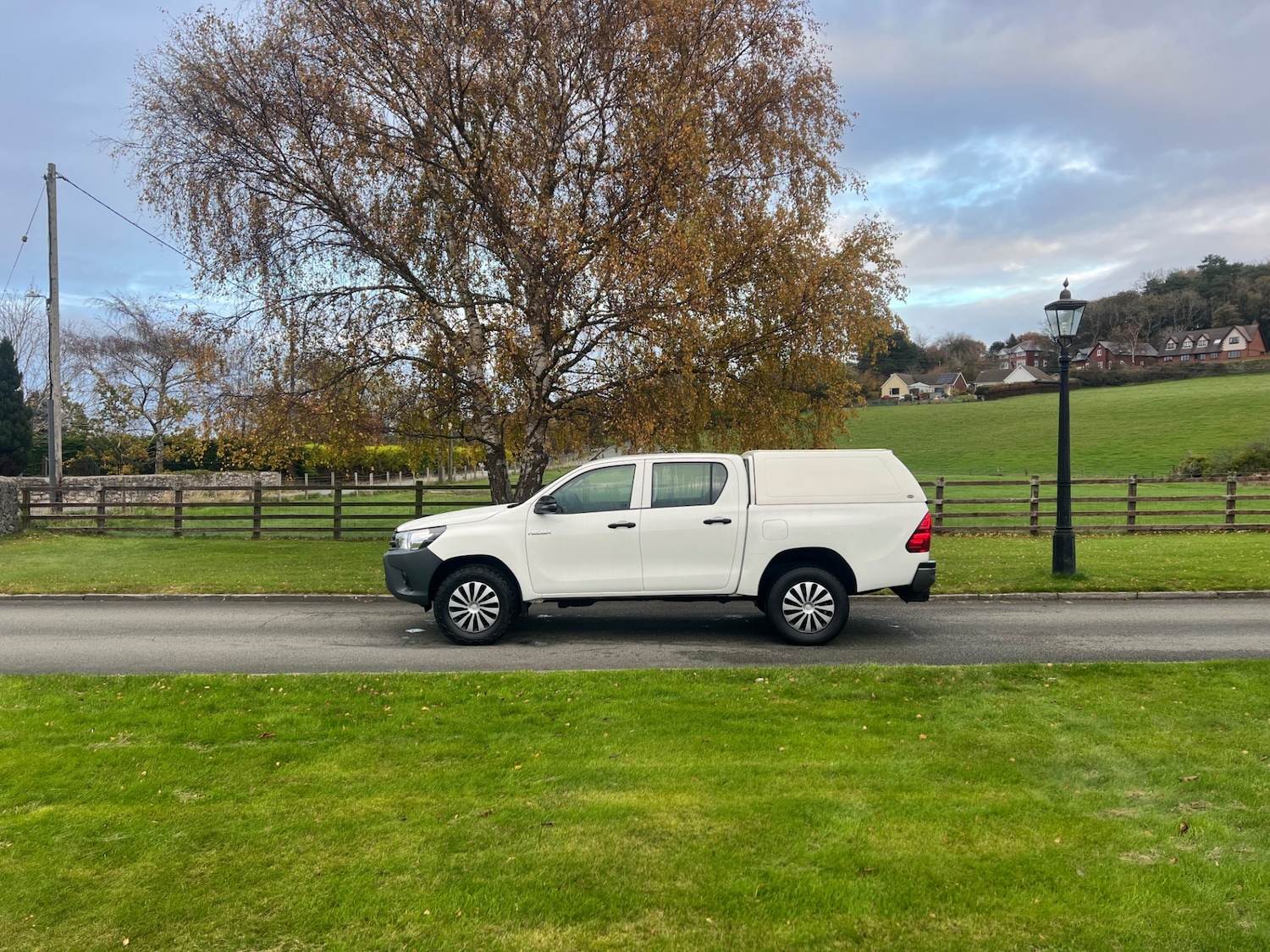 Used Toyota Hilux 2019 for sale - 76387439: Photo 1