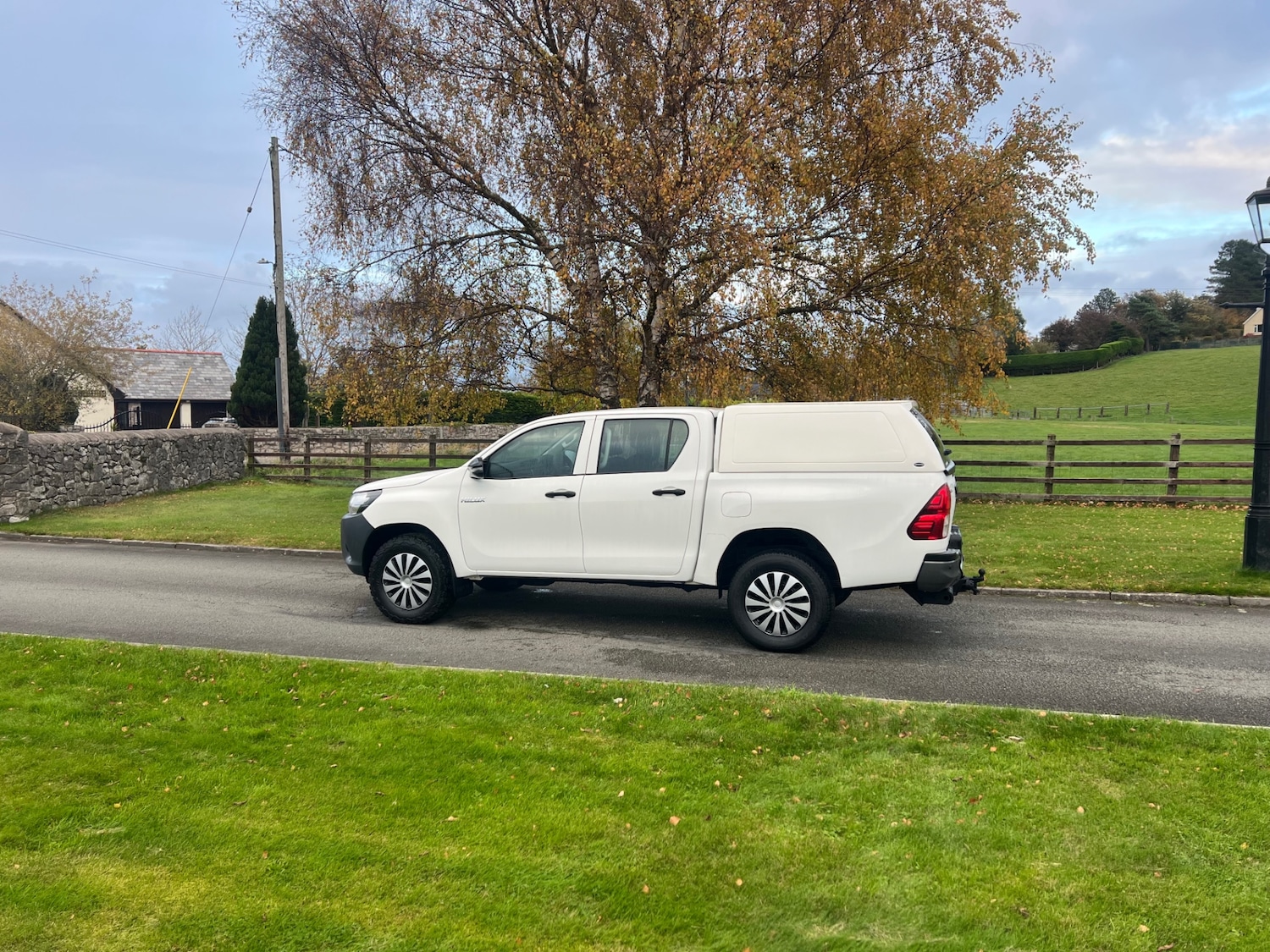Used Toyota Hilux 2019 for sale - 76387439: Photo 2