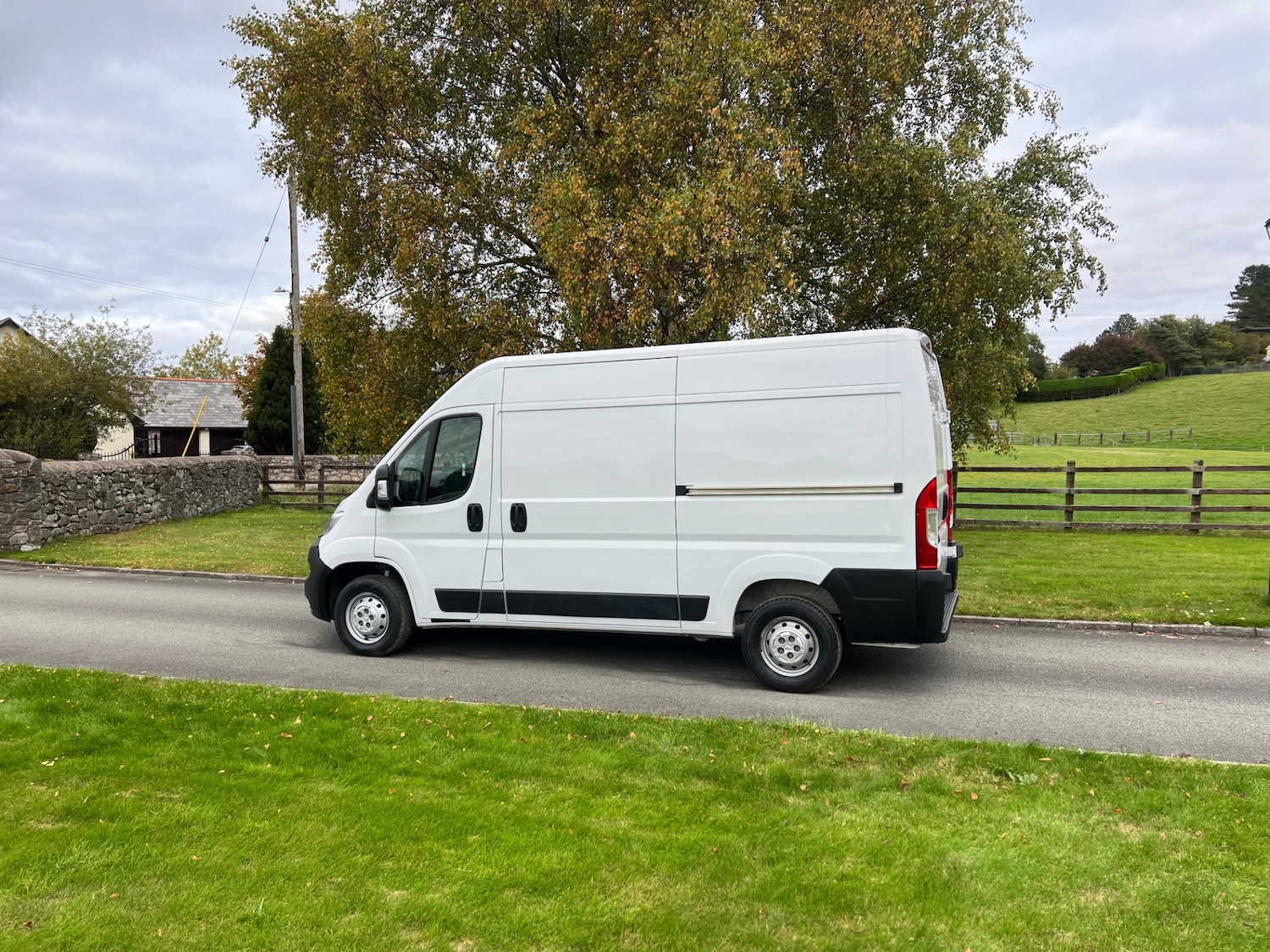 Used Vauxhall Movano 2023 for sale - 76120450: Photo 2