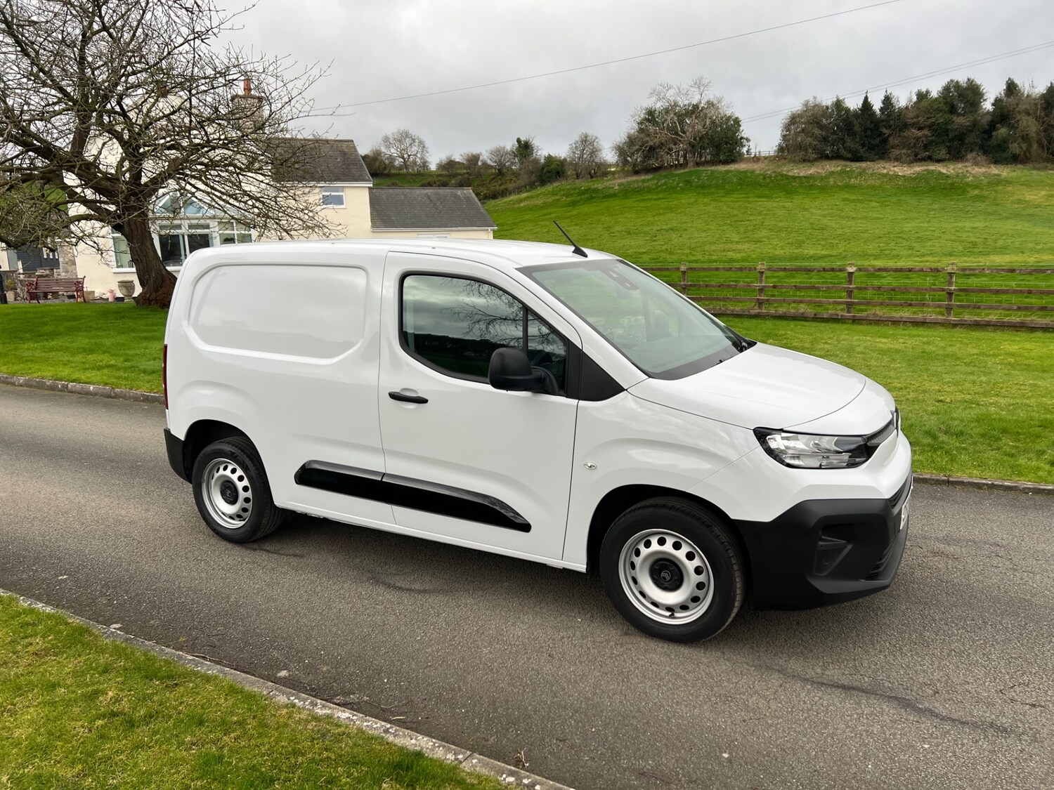 Used Citroen Berlingo 2024 for sale - 77845447: Photo 4