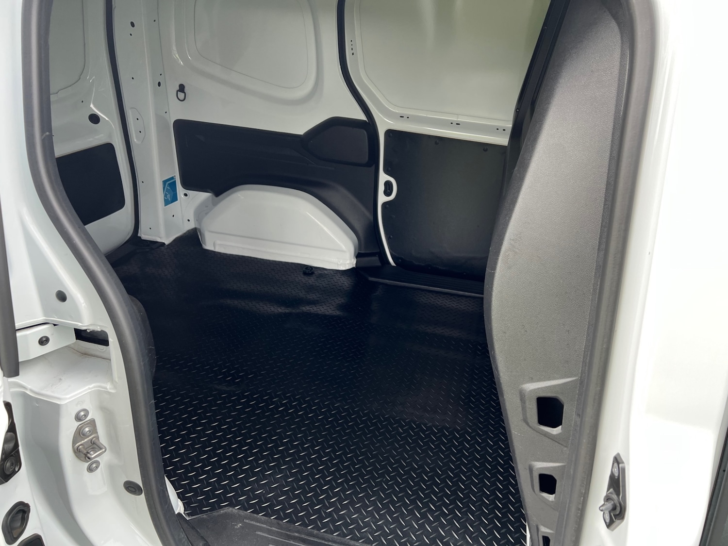 Used Nissan Other 2023 for sale - 77782005: Photo 18