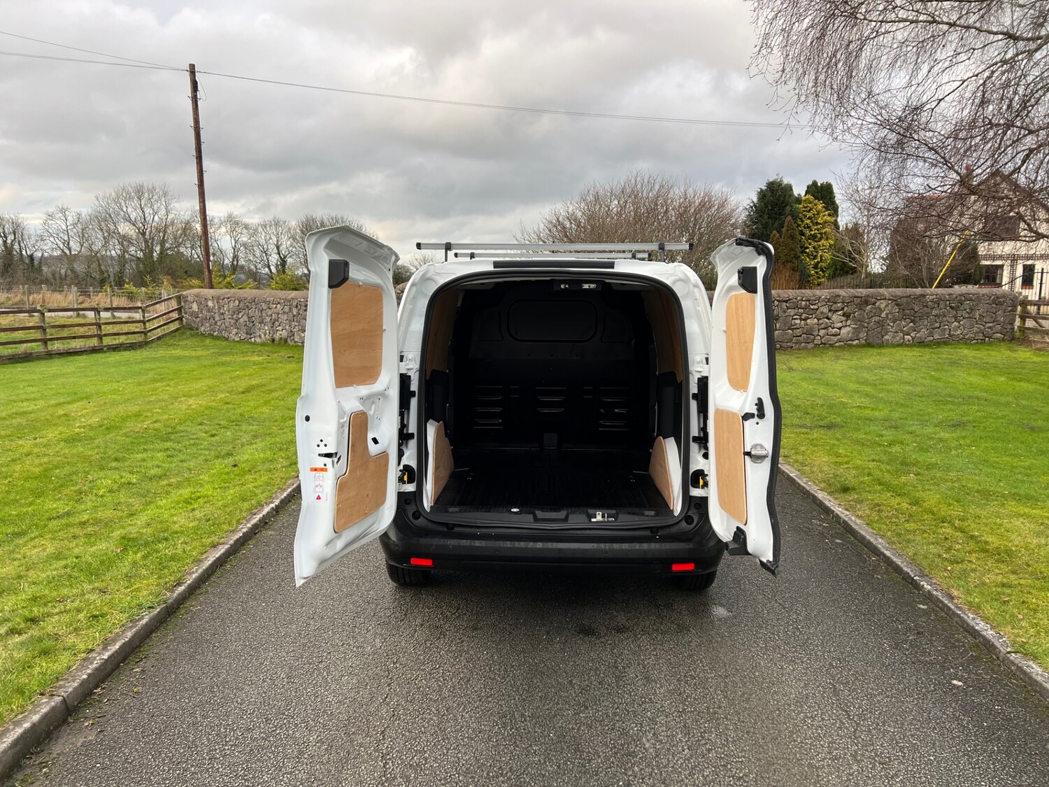 Used Ford Transit Courier 2024 for sale - 77500694: Photo 15