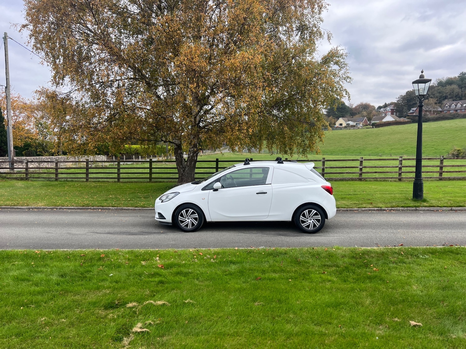 Used Vauxhall Corsa 2018 for sale - 76305717: Photo 1