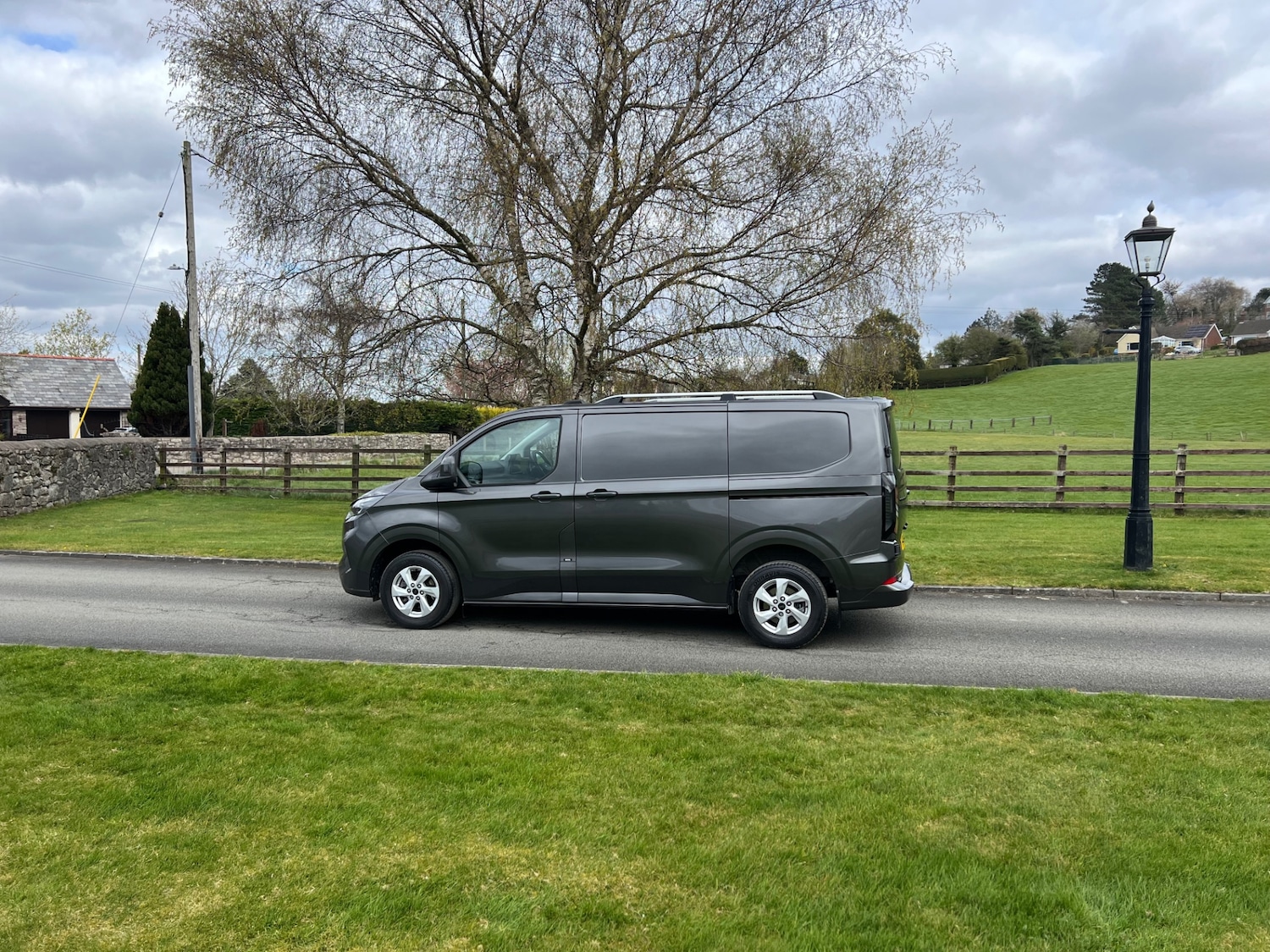 Used Ford Transit Custom 2024 for sale - 78198839: Photo 2