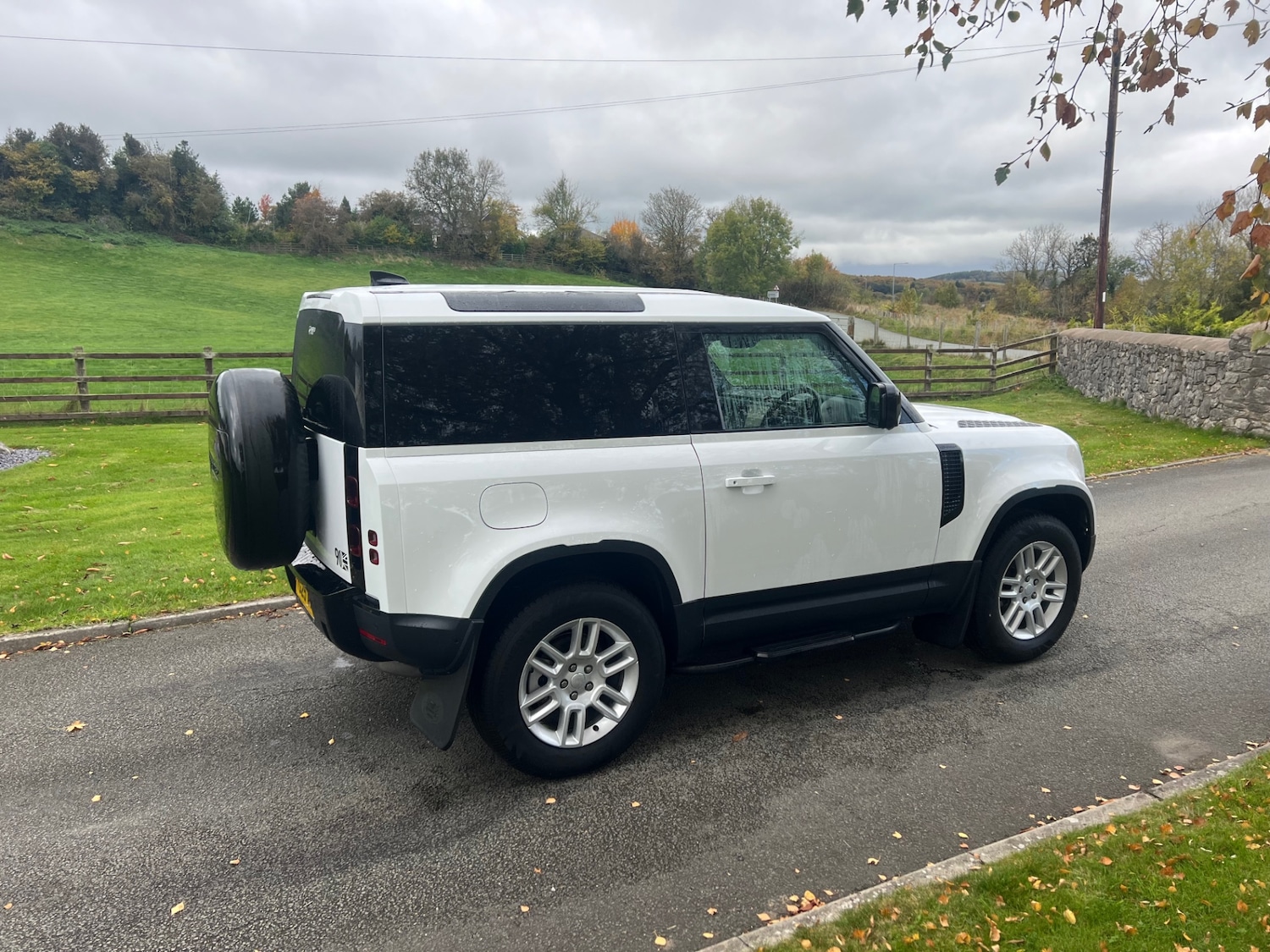 Used Land Rover Defender 2025 for sale - 76358289: Photo 3