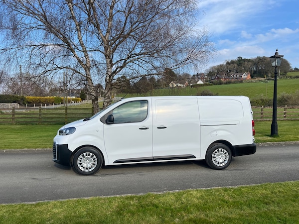 Used Toyota ProAce 2024 for sale - 74279180: Photo 1