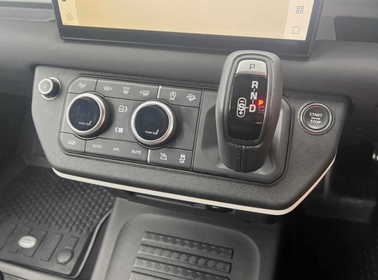 Used Land Rover Defender 2025 for sale - 77804088: Photo 16