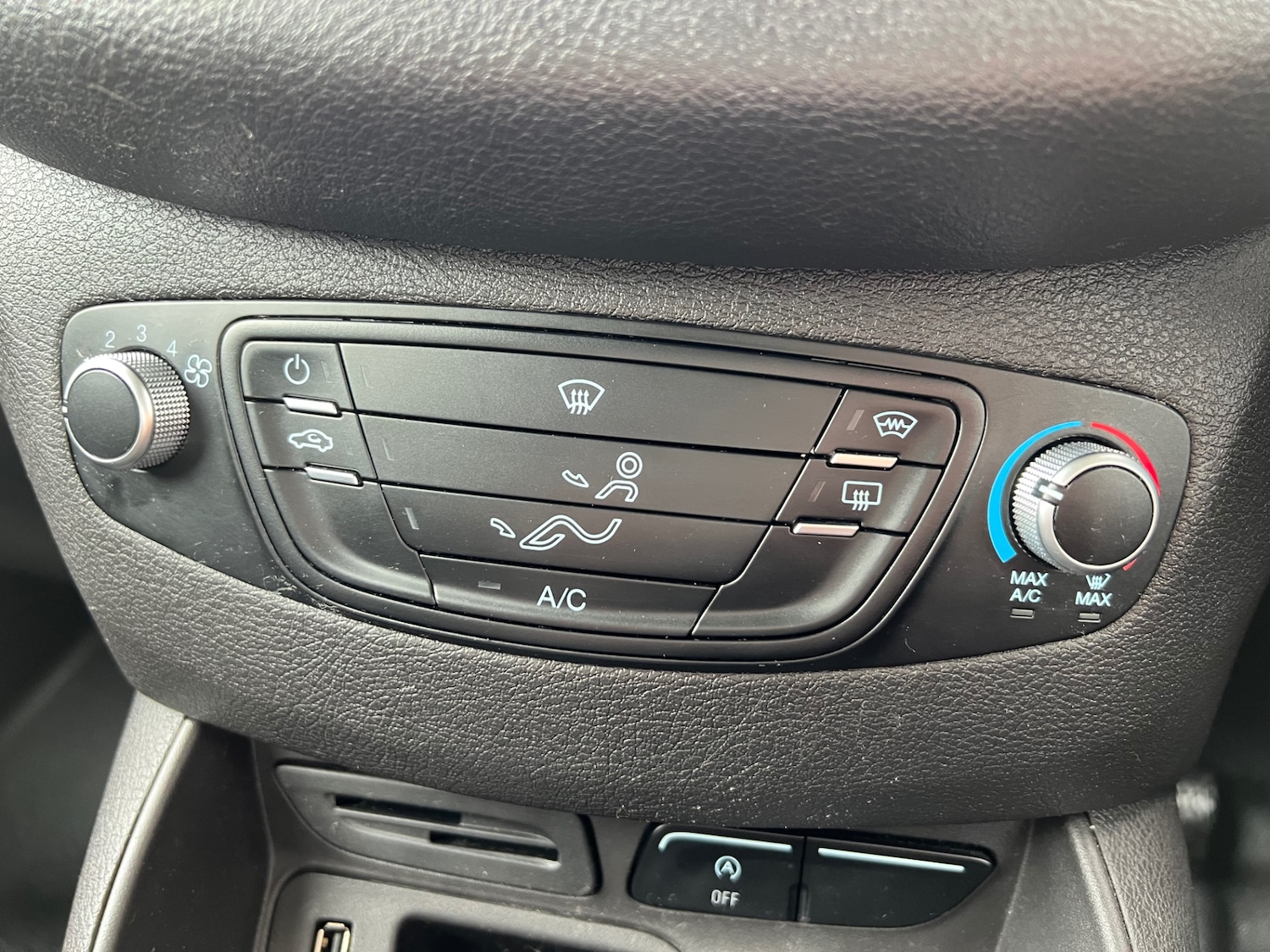 Used Ford Transit Courier 2018 for sale - 77980001: Photo 11