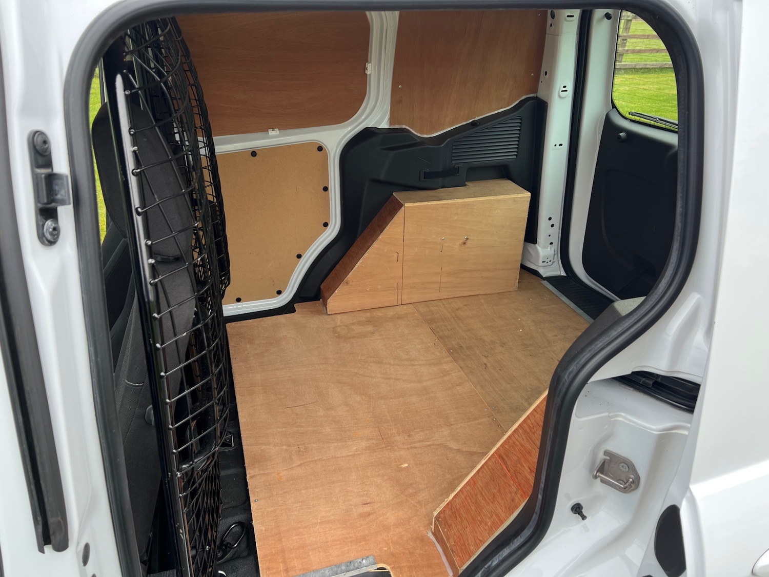 Used Ford Transit Courier 2018 for sale - 77980001: Photo 12