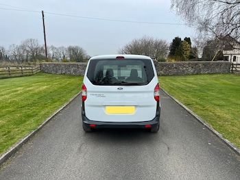 Used Ford Transit Courier 2018 for sale - 77980001: Photo