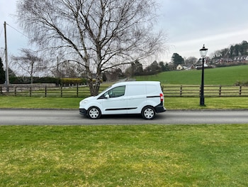 Used Ford Transit Courier 2018 for sale - 77980001: Photo
