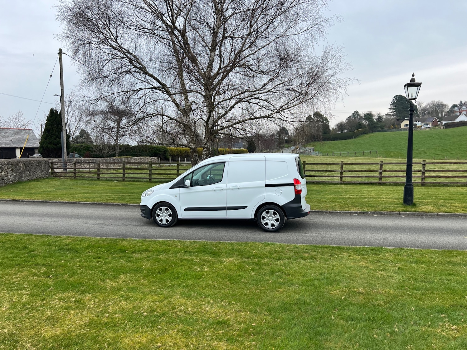 Used Ford Transit Courier 2018 for sale - 77980001: Photo 3