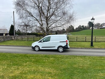 Used Ford Transit Courier 2018 for sale - 77980001: Photo