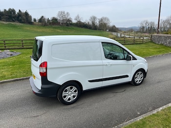 Used Ford Transit Courier 2018 for sale - 77980001: Photo