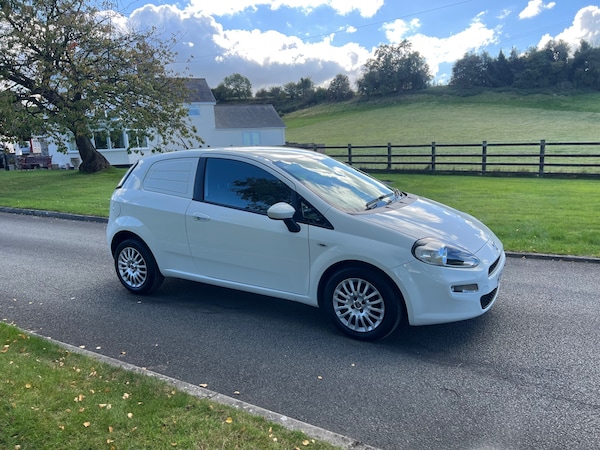 Used Fiat Punto 2014 for sale - 76030888: Photo 4