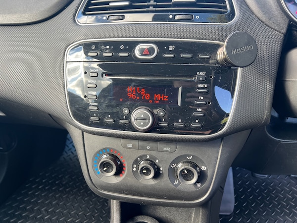 Used Fiat Punto 2014 for sale - 76030888: Photo 8