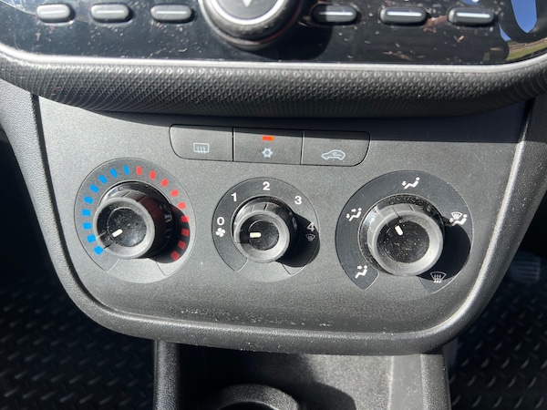 Used Fiat Punto 2014 for sale - 76030888: Photo 9