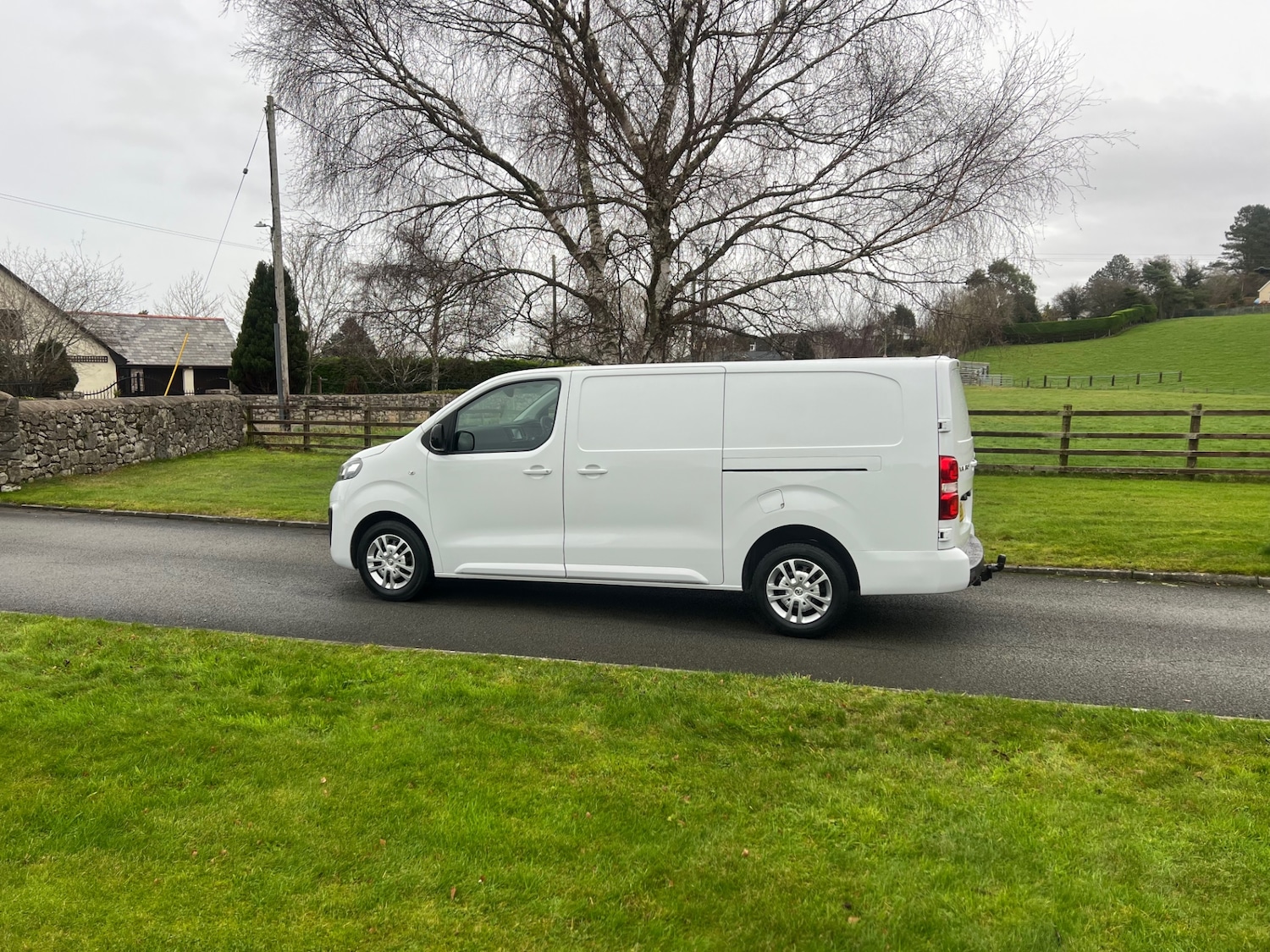 Used Vauxhall Vivaro 2022 for sale - 76987120: Photo 2