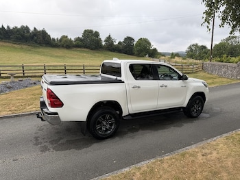 Used Toyota Hilux 2023 for sale - 79436295: Photo