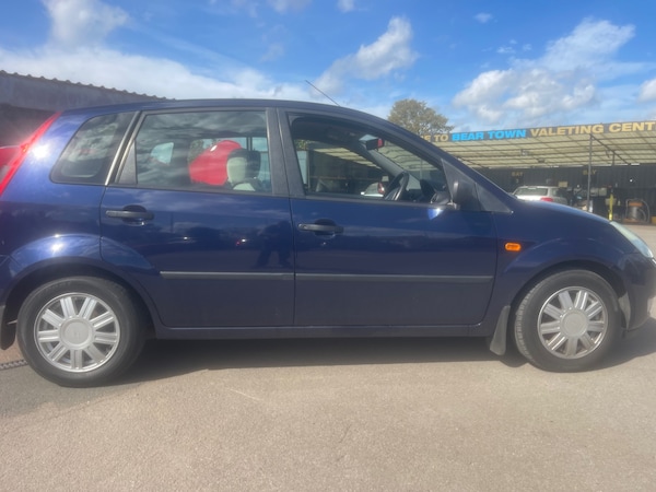 Used Ford Fiesta 2003 for sale - 76078256: Photo 2