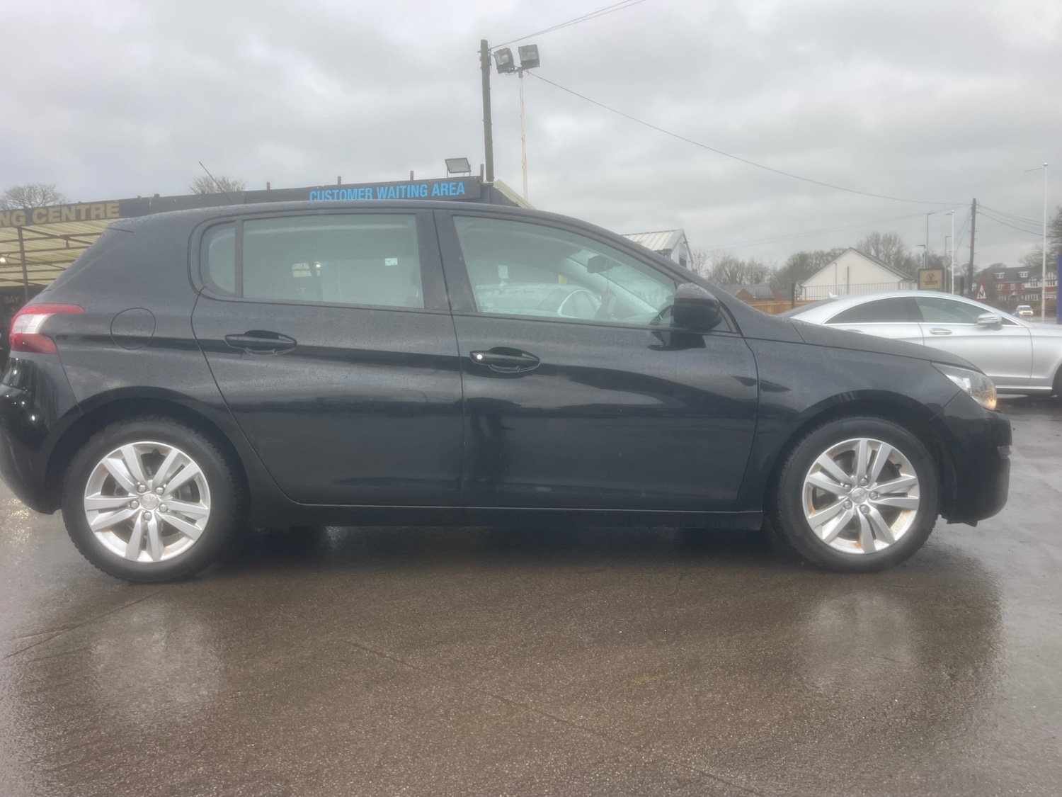 Used Peugeot 308 2017 for sale - 77466093: Photo 2