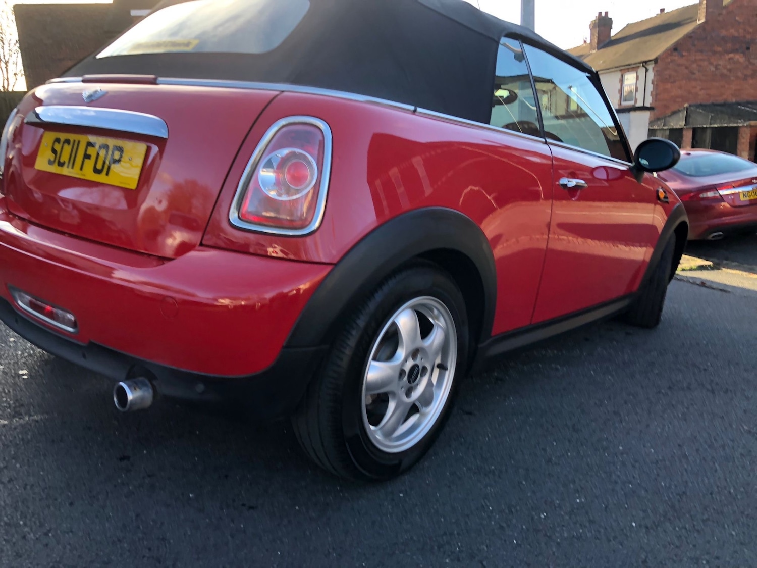 Used MINI Convertible 2011 for sale - 76710263: Photo 2