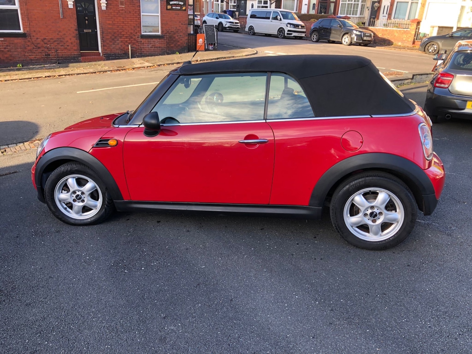 Used MINI Convertible 2011 for sale - 76710263: Photo 3